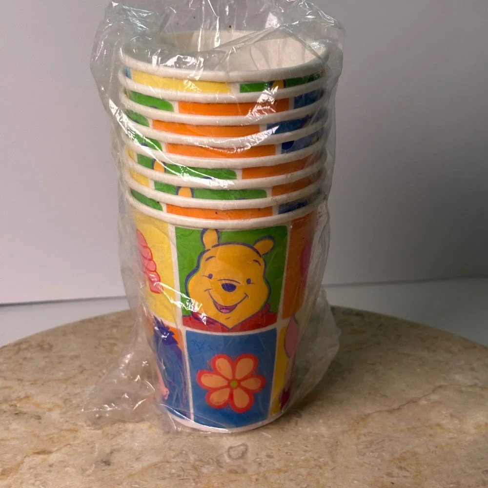 VTG Disney Winnie the Pooh Paper Cups 8ct 9oz Multicolor Vintage Hallmark New